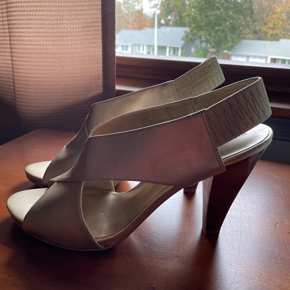 Shoes - Picture 2 of 4